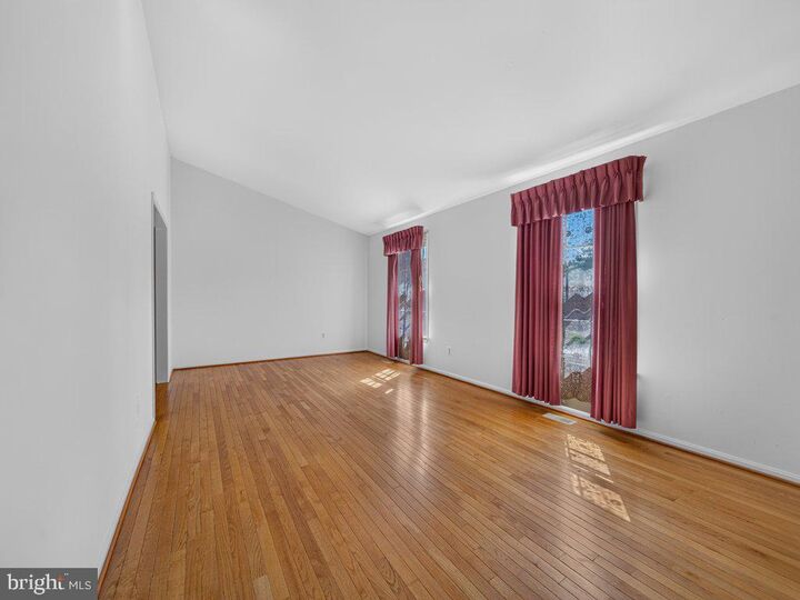 Property Photo: 9734 Zimbro Avenue VA 20110