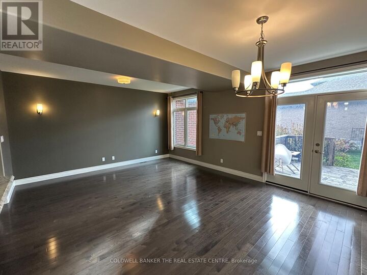 Property Photo: 48 Hanover Court ON K8N 0B1