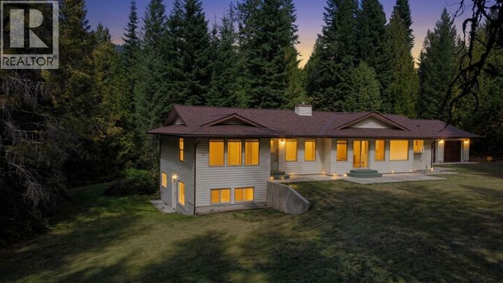 Property Photo:  1070 Webb Road  BC V0G 2G0 