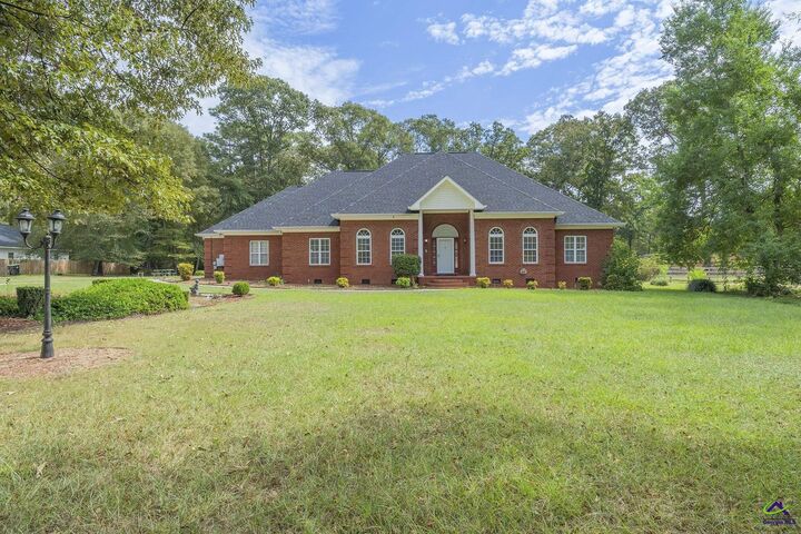 Property Photo:  127 S Live Oak Cir Circle  GA 31008 