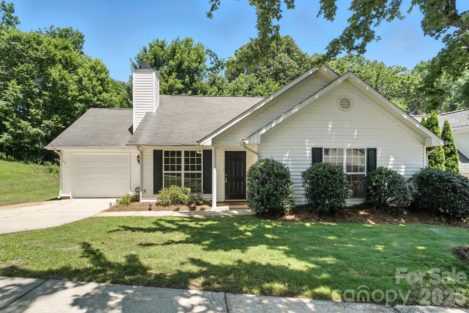 Property Photo: 14658 Laura Michelle Road NC 28078