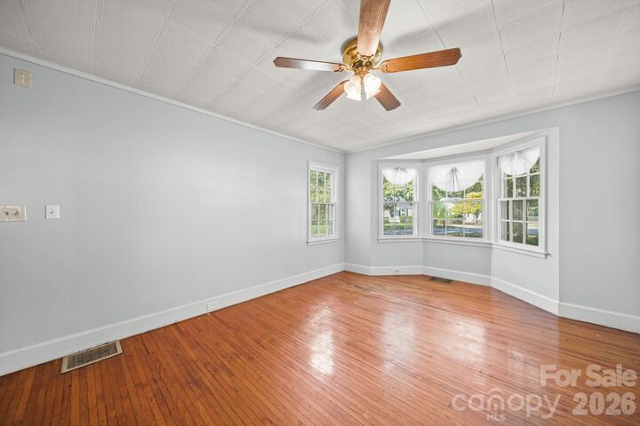 Property Photo:  1011 Holland Avenue  NC 28052 
