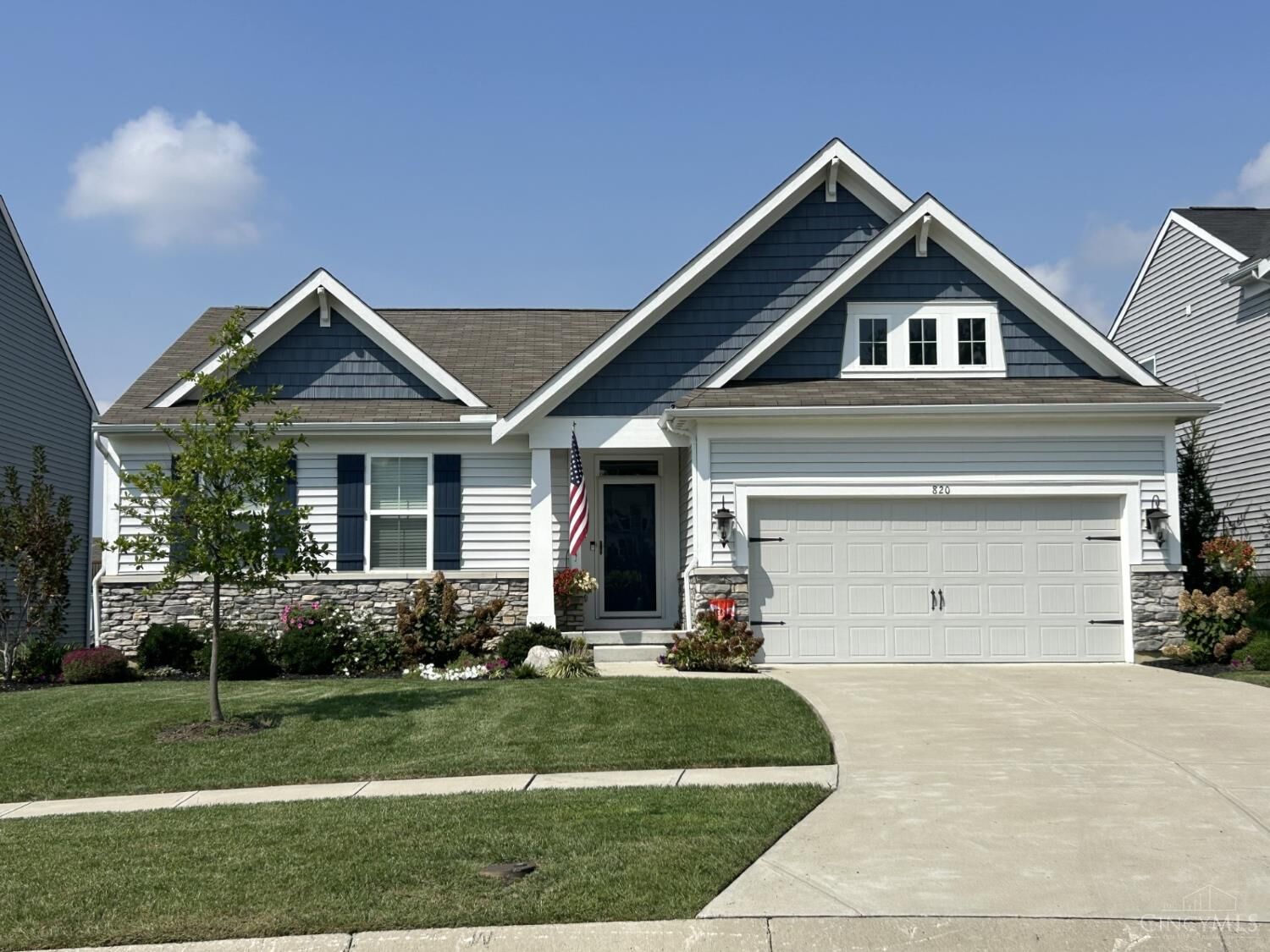 Property Photo:  820 Leeward Court  OH 45036 