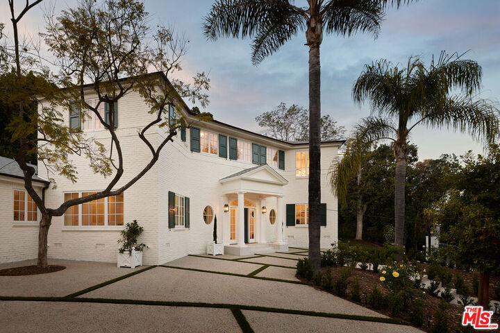 Property Photo:  31 Oakmont Dr  CA 90049 
