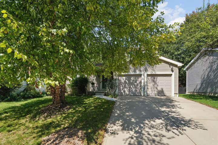 Property Photo:  3200 Delburn Avenue  OH 43017 