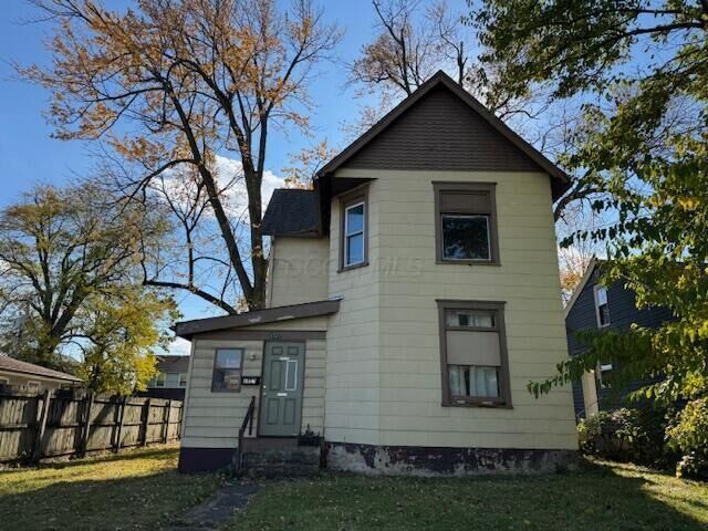 Property Photo: 1527 E Hudson Street OH 43211