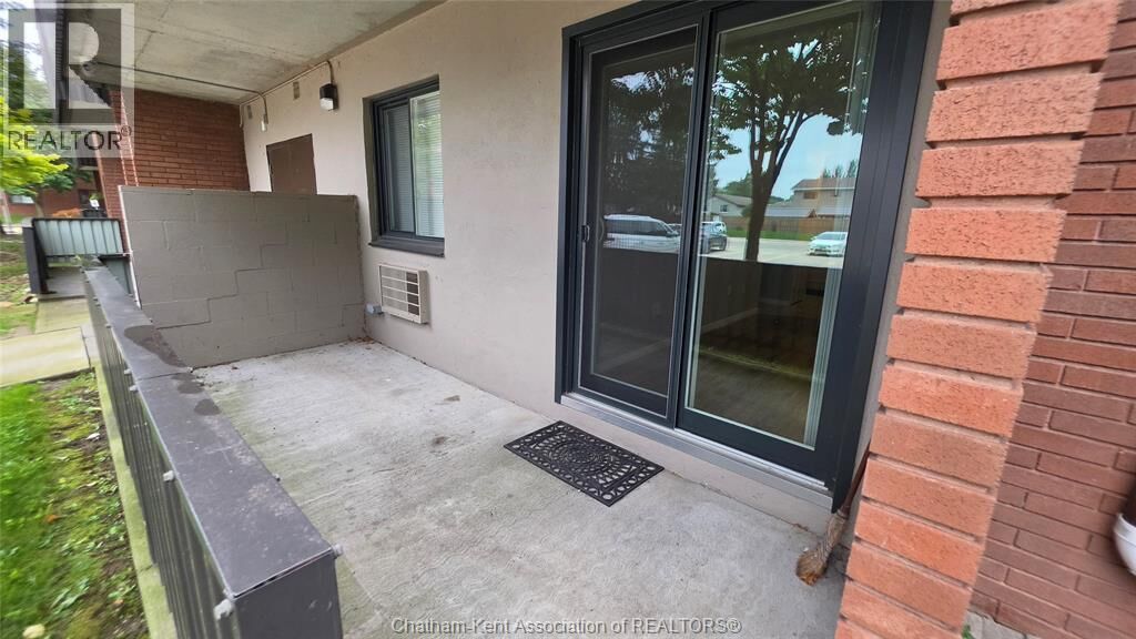Property Photo:  975 Grand Avenue West  ON N7L 4Z6 