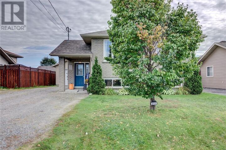 Property Photo:  253 Francis Street  ON P3P 0B5 