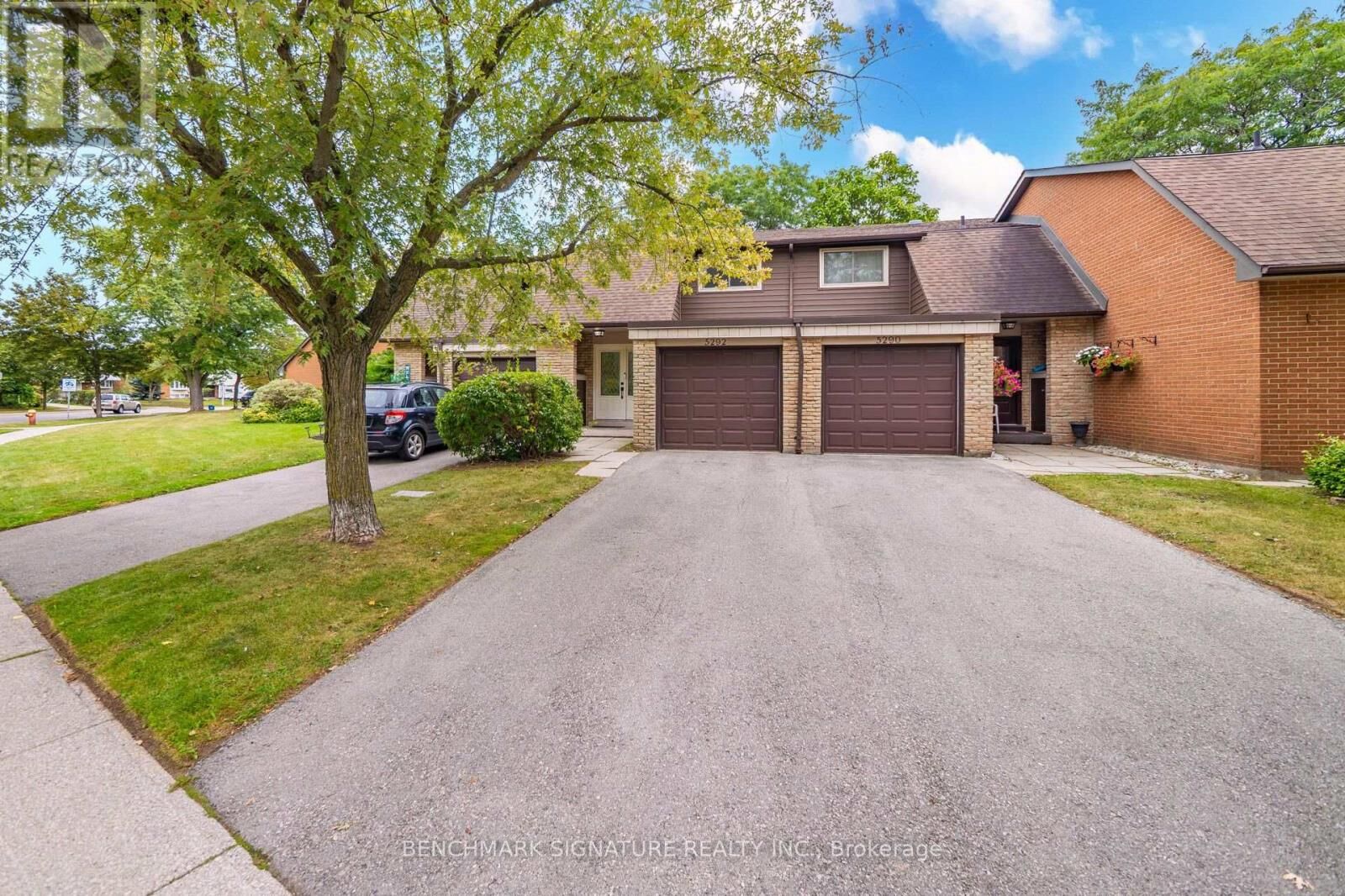 Property Photo:  5292 Pinedale Avenue 11  ON L7L 3V8 