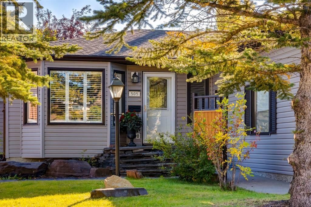 Property Photo:  505 Edgebank Place Northwest  AB T3A 4V6 