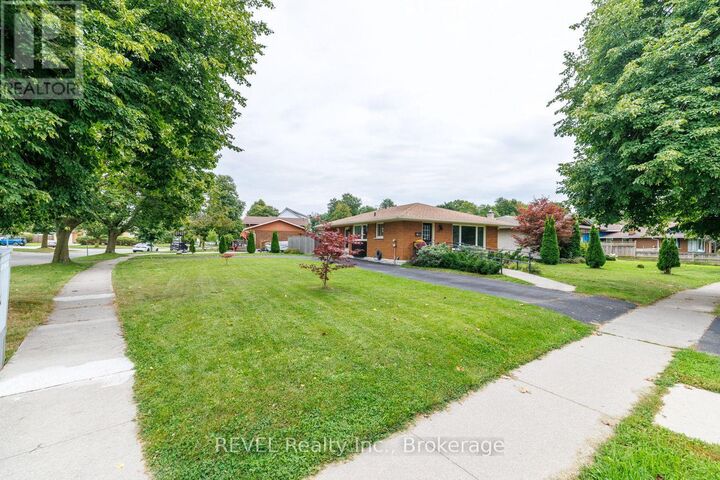 Property Photo: 70 Champlain Avenue ON L3C 2L7
