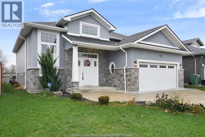 Property Photo:  192 Lennox Avenue  ON N8M 0A7 
