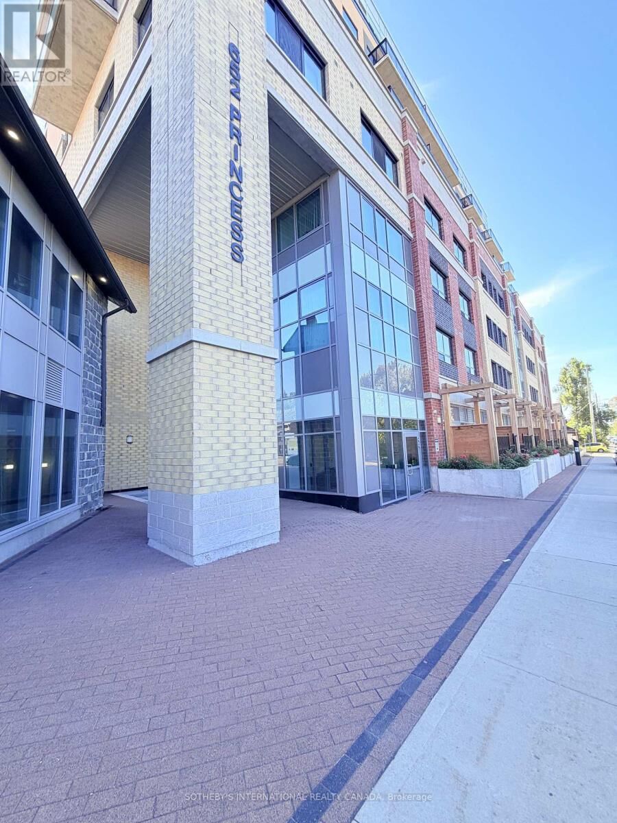 Property Photo:  652 Princess Street 520  ON K7L 1E5 