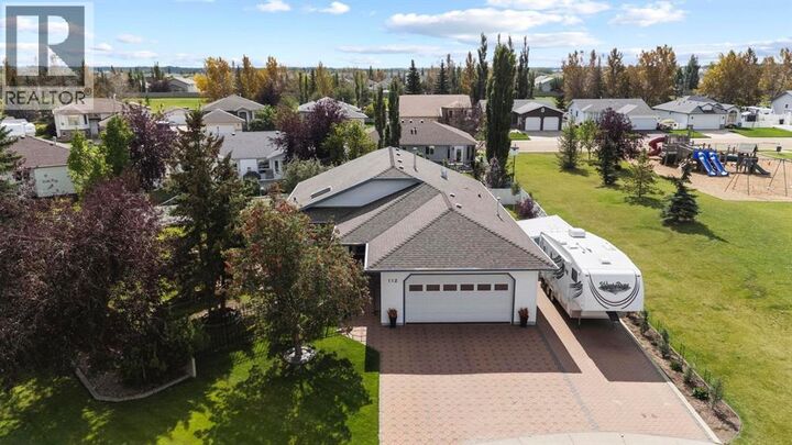 Property Photo:  112 Edgewood Close  AB T4V 4N9 