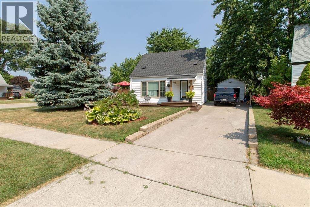 Property Photo: 138 Cedar Crescent ON N7T 4J5