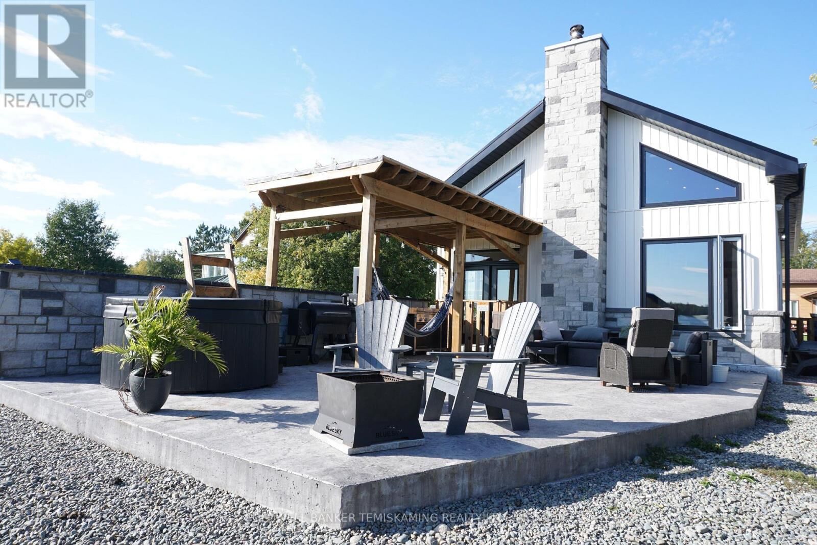 Property Photo: 7 Fifth Avenue ON P0J 1L0