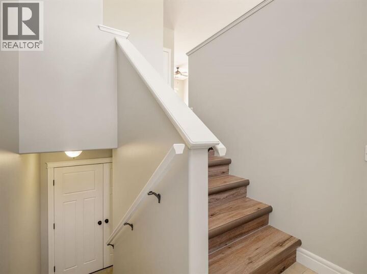Property Photo:  885 Mount Sundance Manor West  AB T1J 1X7 