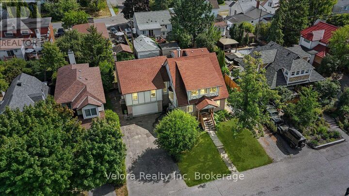 Property Photo:  301 Zephyr Avenue  ON K2B 5Z7 