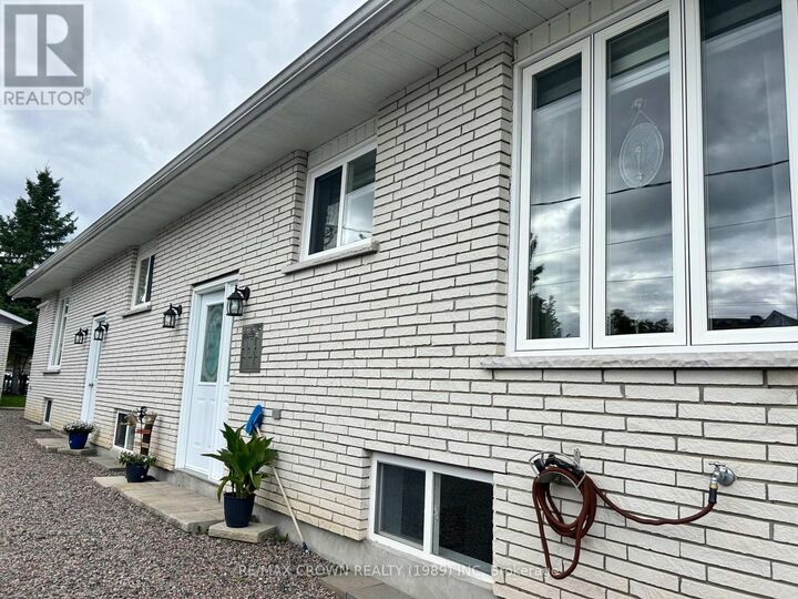 Property Photo:  85 Byng Avenue East  ON P5N 1W9 
