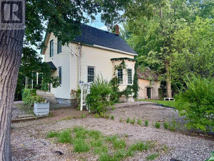 Property Photo:  326 Third Street East  ON K6H 2E4 