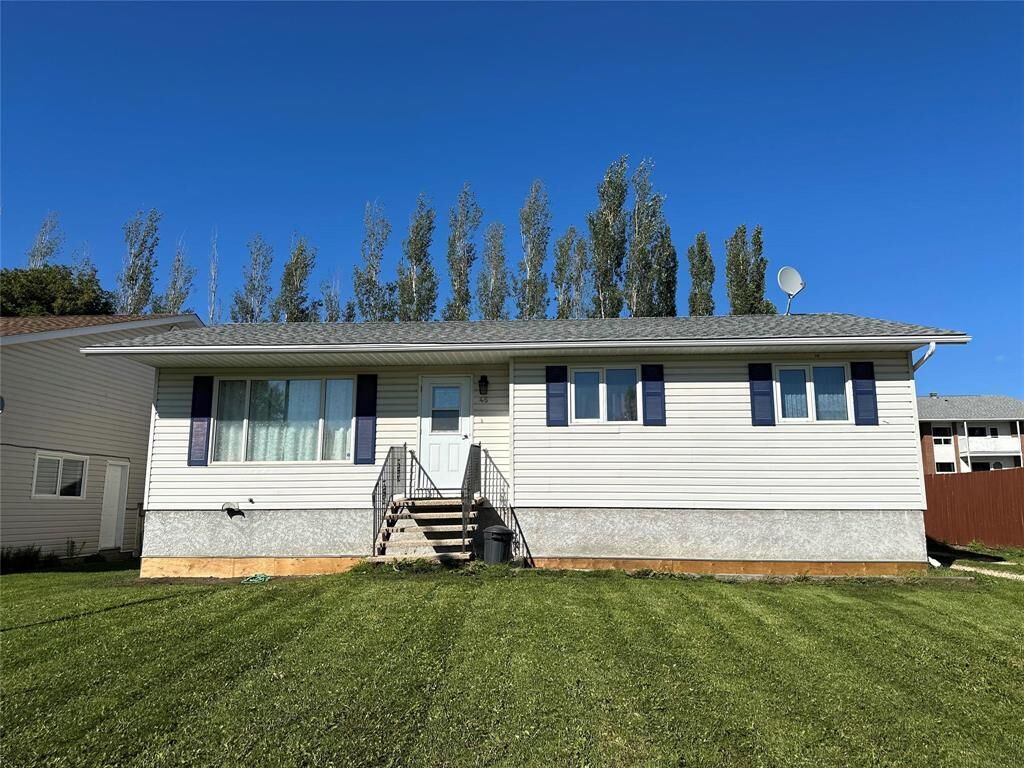 Property Photo: 46 Guymer Crescent MB R9A 1R7