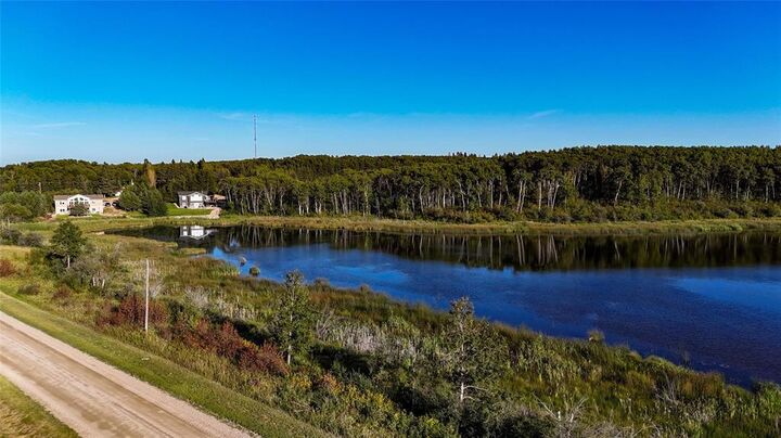 Photo de la propriété:  2 Holmstrom Road  MB R0J 1N0 