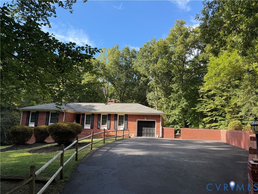 Property Photo: 202 Princess Lane VA 23188