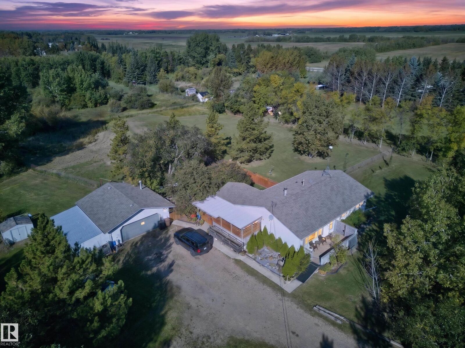 Property Photo:  52249 Rge Road 222 158  AB T8C 1J2 