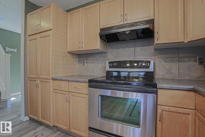 Property Photo:  16 Lawson Boulevard  AB T7X 4P1 
