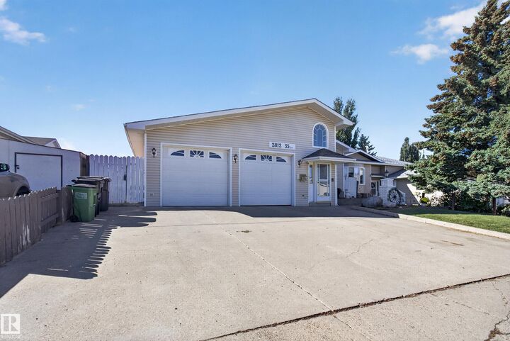 Property Photo:  2812 35 Street NW  AB T6L 3Y4 