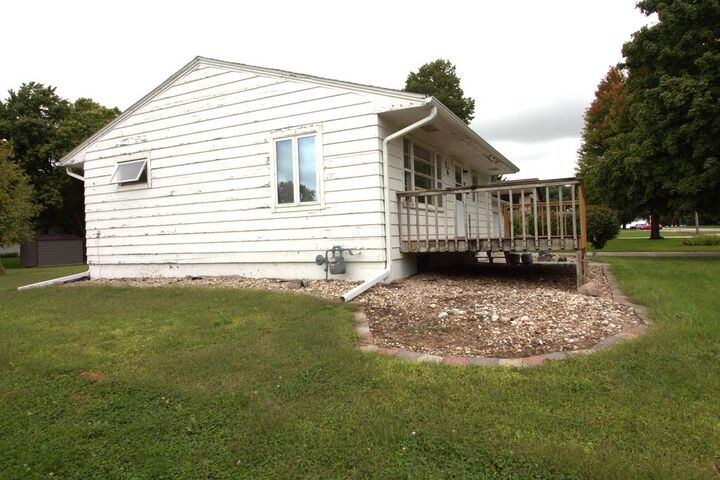 Property Photo: 530 Farnham IA 50538