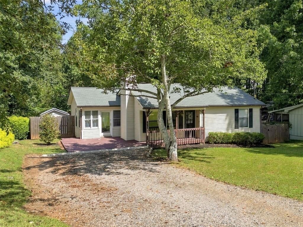 Property Photo:  2550 Lakeview Trail  GA 30041 