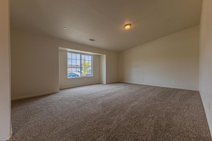 Property Photo: 337 Eppler Street CA 93622