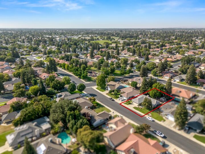 Property Photo: 2475 Dennis Avenue CA 93611