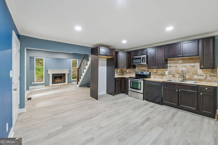 Property Photo:  1370 Eaglecreek Trail  GA 30041 