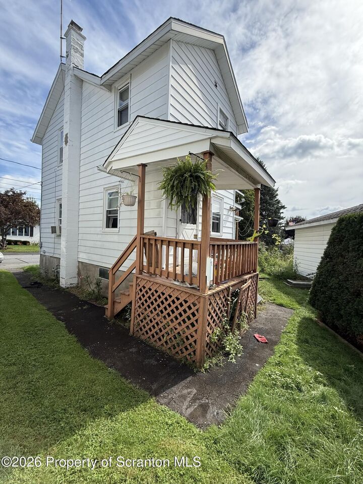 Property Photo:  934 Cottage Street  PA 18452 