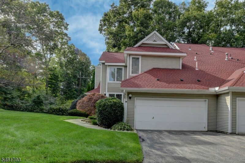 Property Photo:  39 Ridgeview Ter 39  NJ 07438 