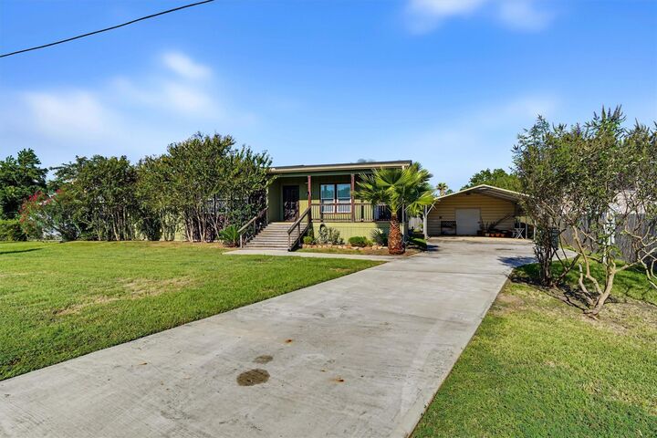 Property Photo:  546 5th Street  TX 77539 