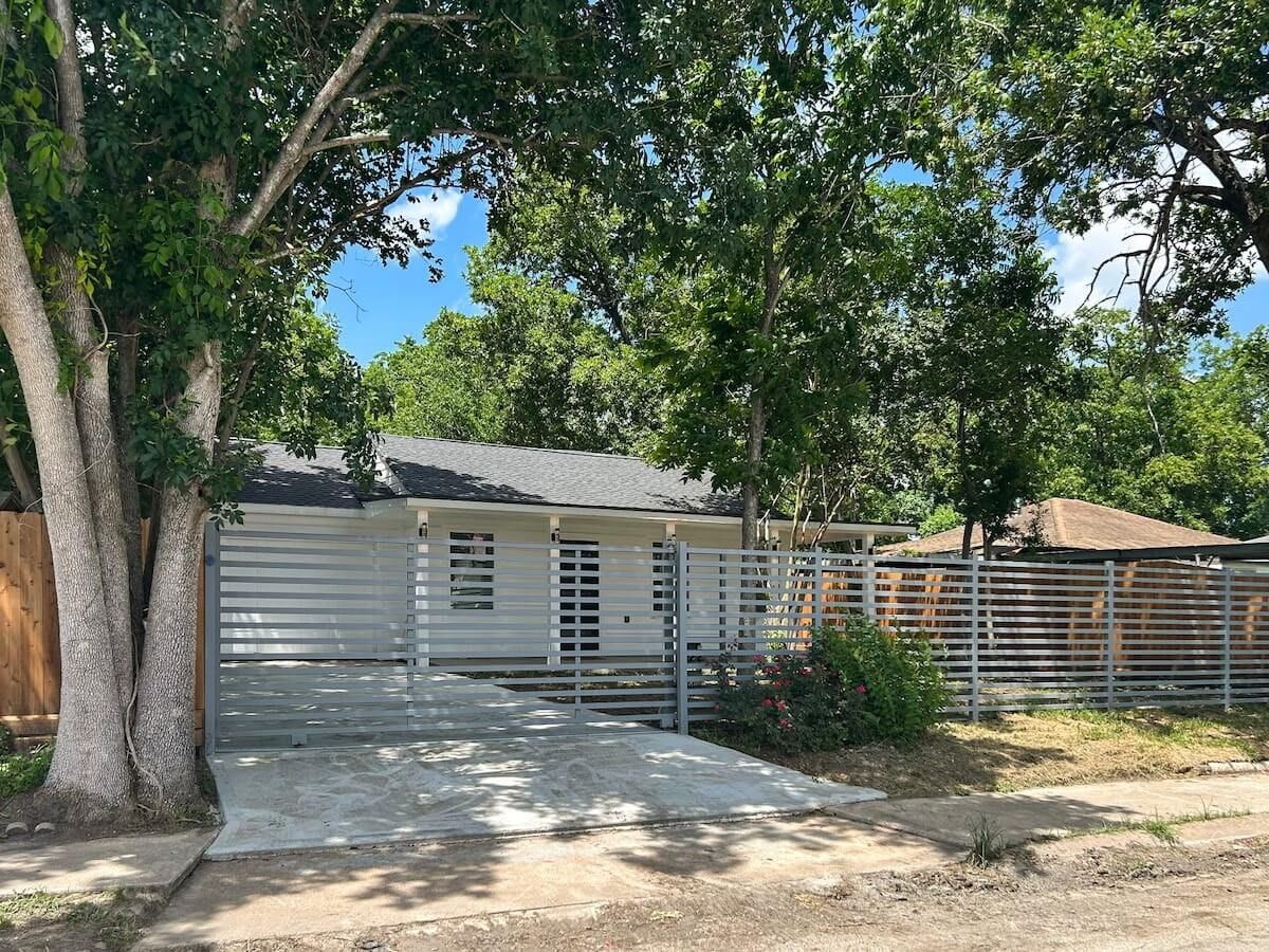 Property Photo: 4805 Southwind Street TX 77033