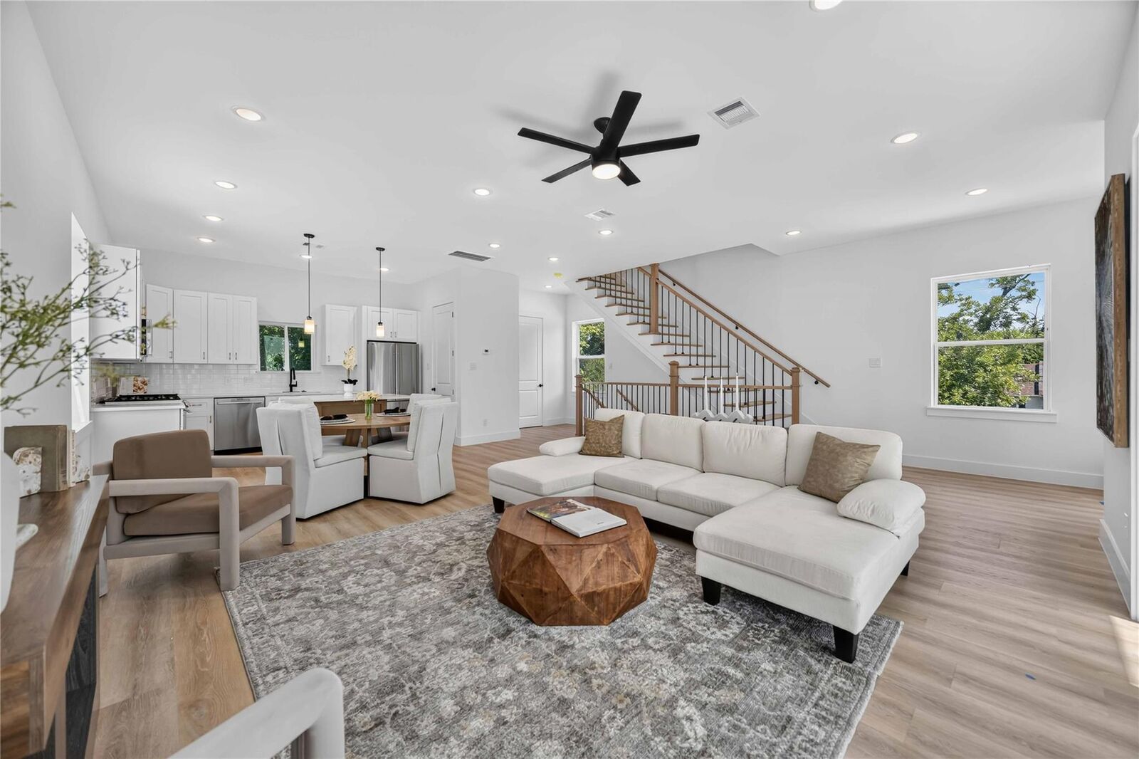 Property Photo: 318 Walthall C TX 77022