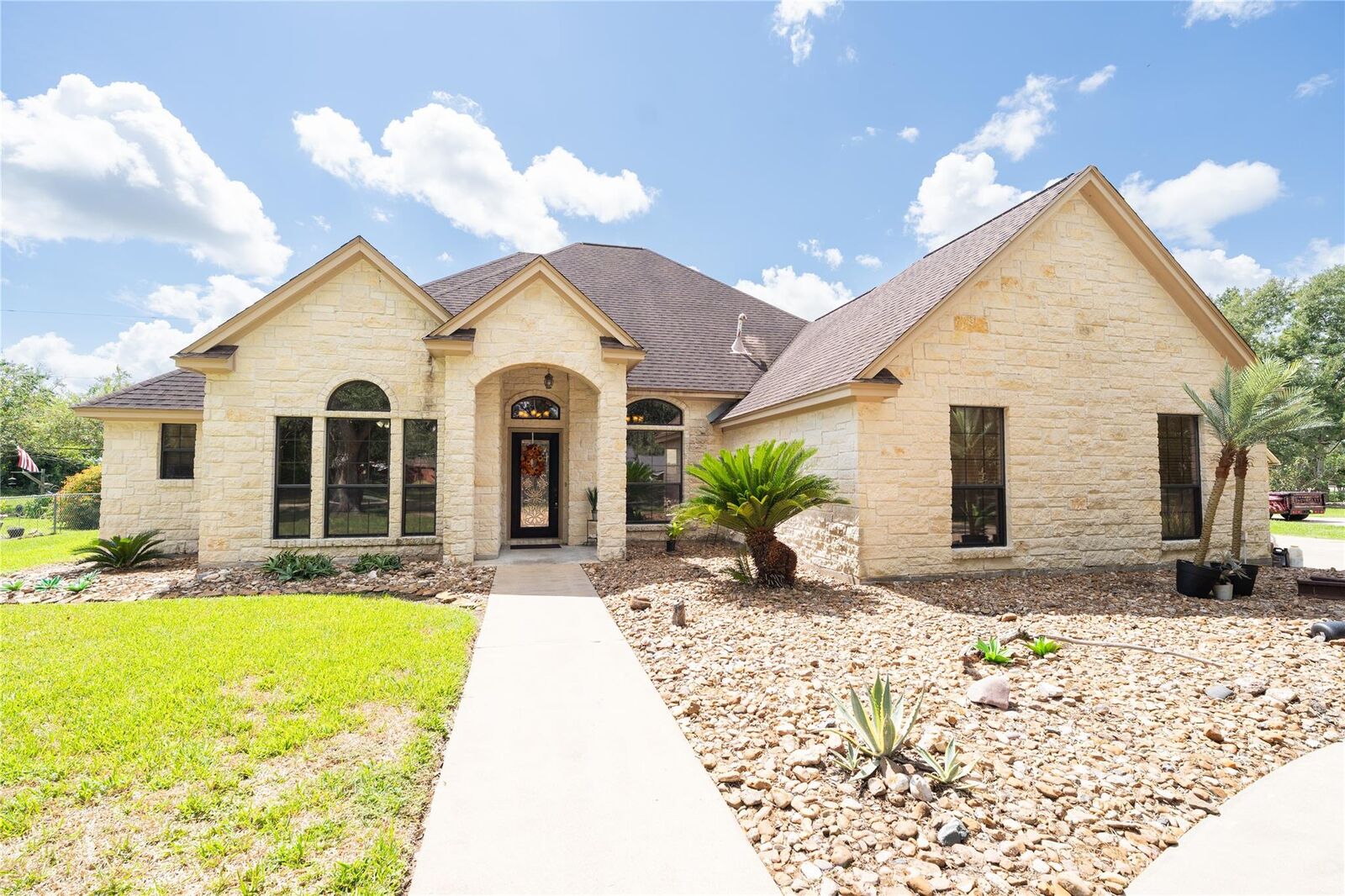 Property Photo: 205 W Bronco Bend TX 77515