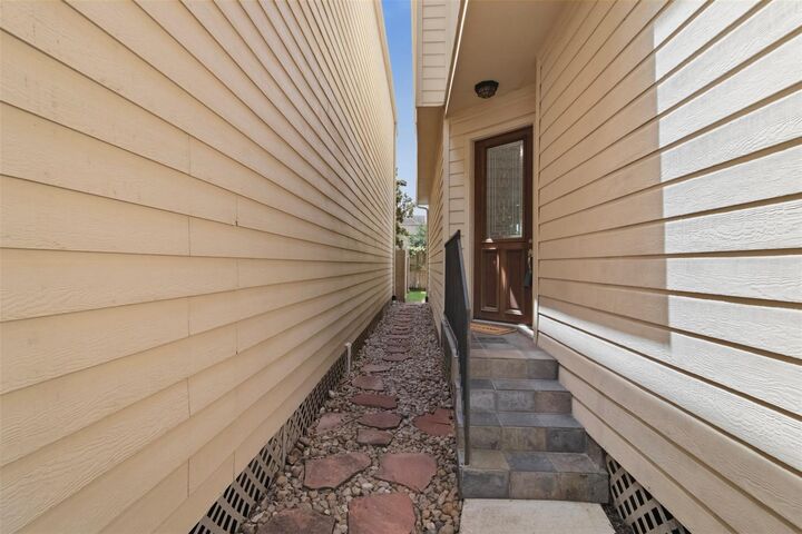 Property Photo:  5819 Petty Street C  TX 77007 