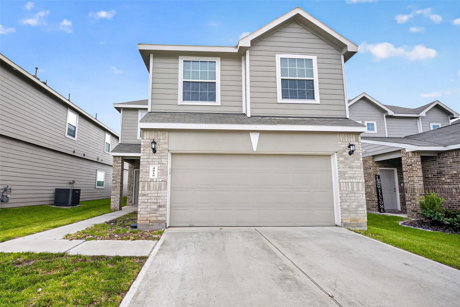 Property Photo: 4818 Blue Jacaranda Way TX 77373