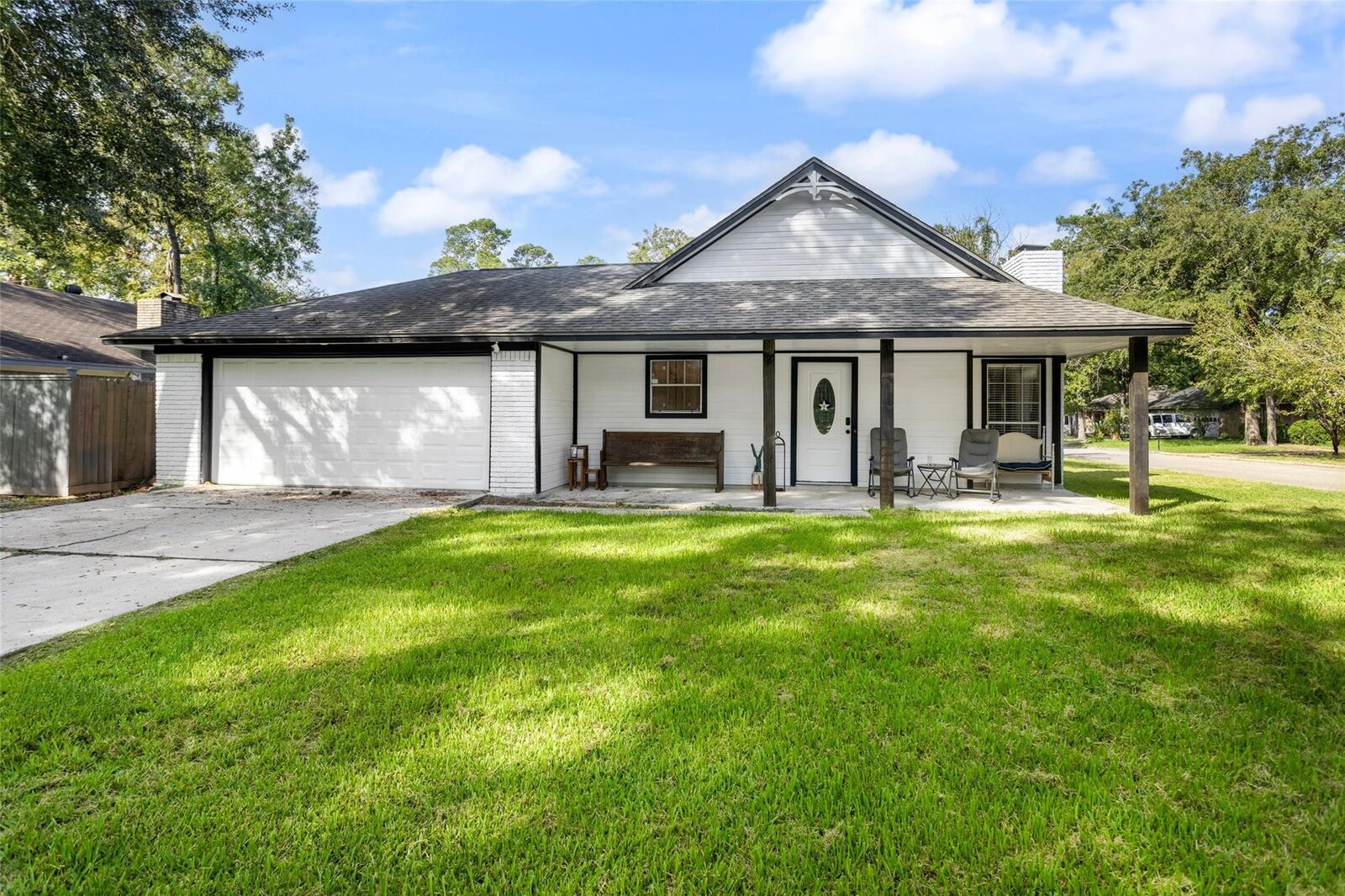 Property Photo:  115 Ponderosa Trail  TX 77301 