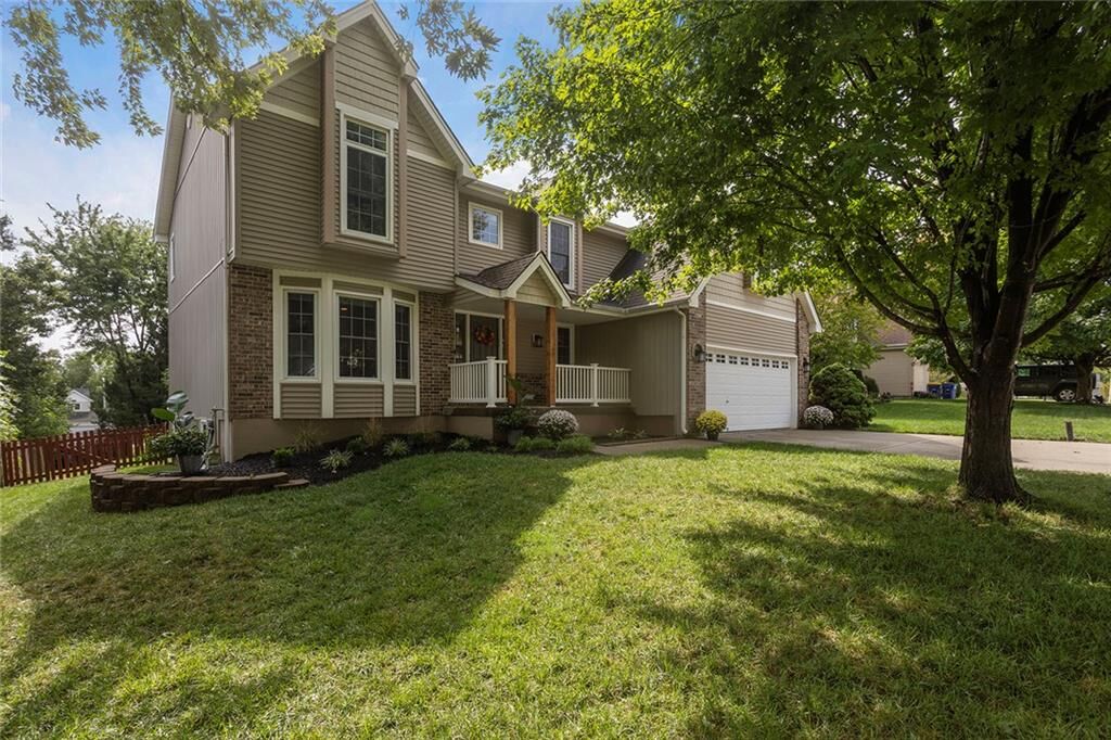 Property Photo:  1533 Canterbury Lane  MO 64068 