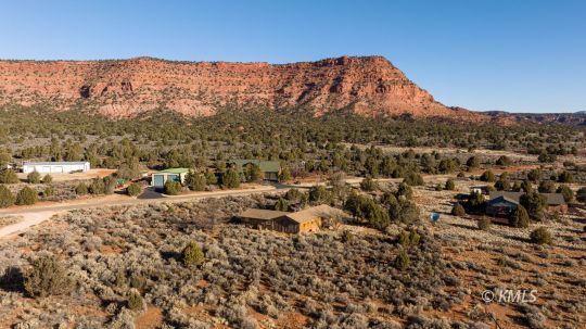 Property Photo: 6026 E Zion Rd UT 84741