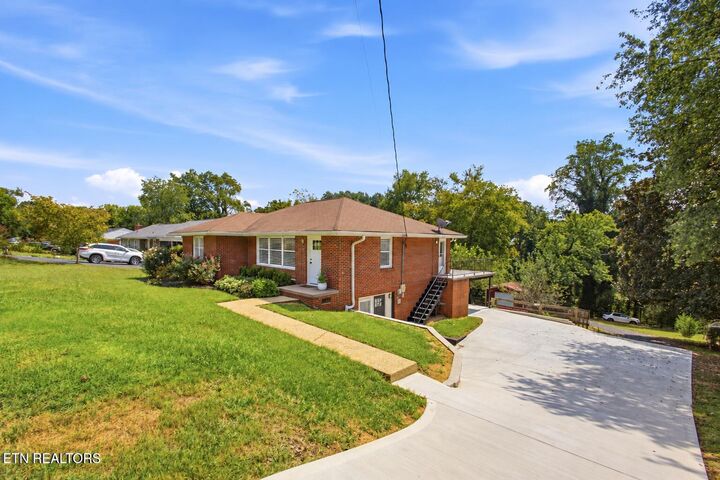 Property Photo:  359 Skyline View Lane  TN 37763 