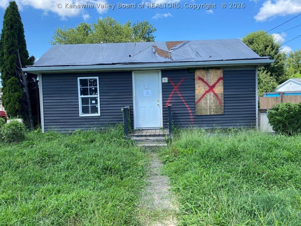 Property Photo:  1901 7th Avenue  WV 26101 
