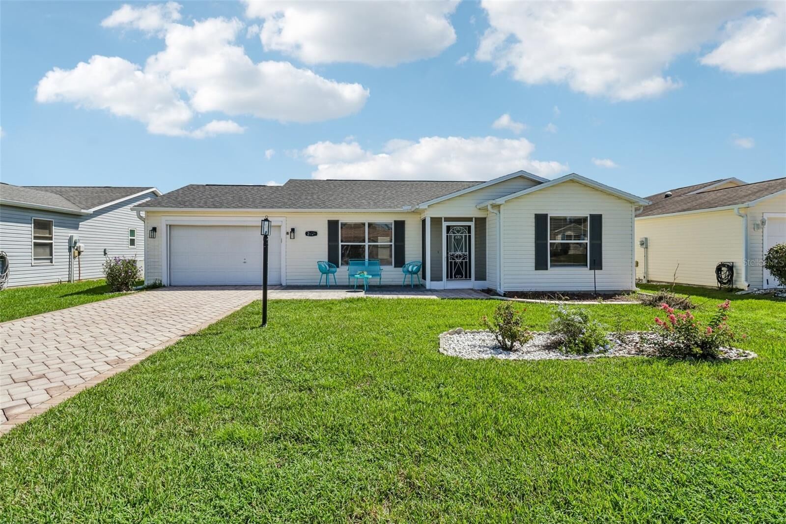 Property Photo:  2609 Privada Drive  FL 32162 