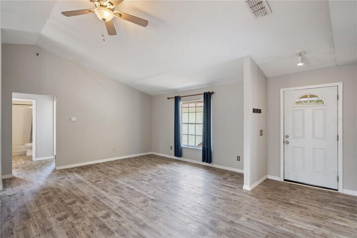 Property Photo:  9848 Piney Point Circle  FL 32825 